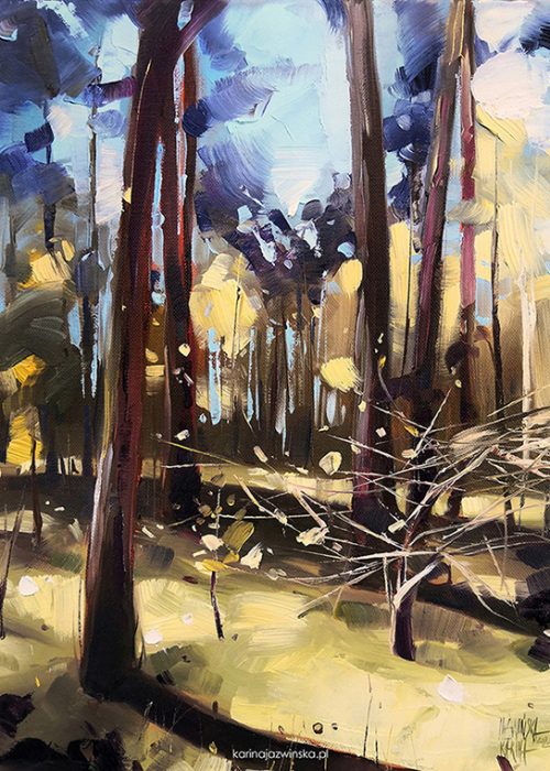 Wertykalny obraz olejny przedstawiający drzewa w lesie oświetlone ciepłym światłem słońca. Całość jest malowana impresjonistycznie i dynamicznie. Jaźwińska Karina